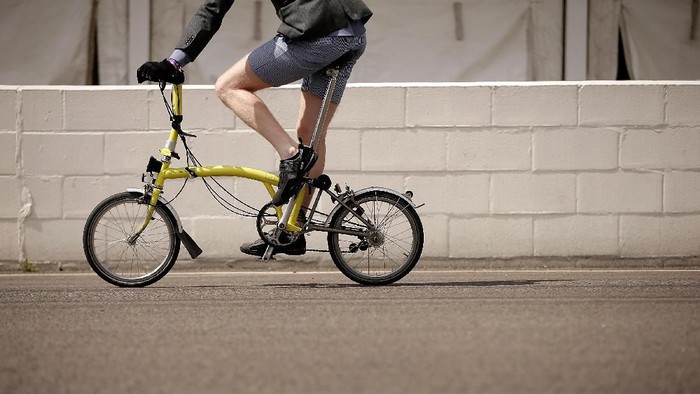 Sepeda Brompton sering dipakai untuk berangkat kerja. (Foto ilustrasi: Matthew Lloyd/Getty Images)