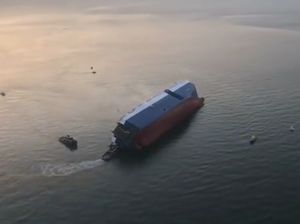 Kapal yang Mengangkut 4.000 Mobil Kia dan Hyundai Tenggelam