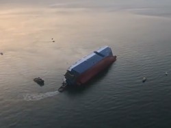 Kapal yang Mengangkut 4.000 Mobil Kia dan Hyundai Tenggelam