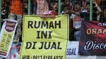 Beragam Spanduk Nyeleneh The Jakmania