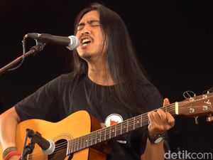 Lagu Absurd Kasih Sayang Kepada Orang Tua Viral Sebelum Dirilis