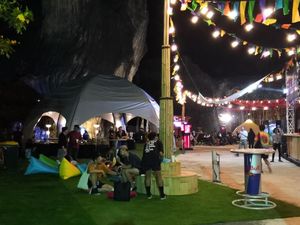 Obrolan di Tengah Ingar Bingar Festival