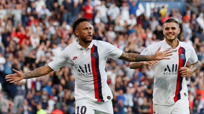 Neymar: Disoraki Suporter PSG, lalu Bikin Gol Kemenangan