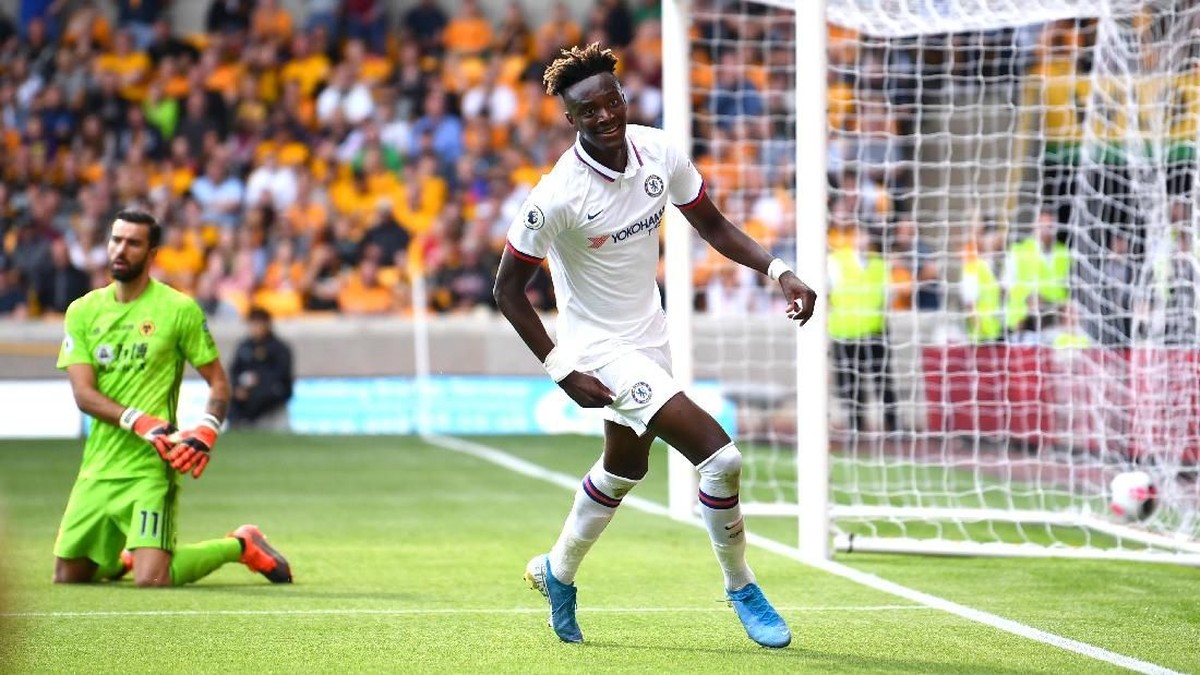 Tammy Abraham mencetak hat-trick saat Chelsea menang 5-2 atas Wolverhampton Wanderers (Foto: Clive Mason/Getty Images)