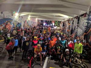 Komunitas Jakseli: Karena Gowes Rame-rame Lebih Asyik Komunitas Jakseli: Karena Gowes Rame-rame Lebih Asyik