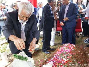 Kata Xanana Gusmao soal Video Cium Kening BJ Habibie yang Viral Kata Xanana Gusmao soal Video Cium Kening BJ Habibie yang Viral