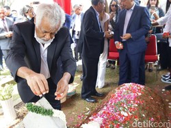 Kata Xanana Gusmao soal Video Cium Kening BJ Habibie yang Viral