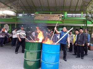 Ribuan Obat dan Jamu Sitaan Jemaah Haji Dimusnahkan Ribuan Obat dan Jamu Sitaan Jemaah Haji Dimusnahkan