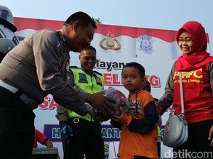 Asyik, Perpanjang SIM dan STNK di Pacitan Hari Ini Dapat Gratis Helm