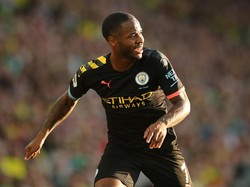 Sterling Butuh 15 Tahun Samai Ronaldo-Messi