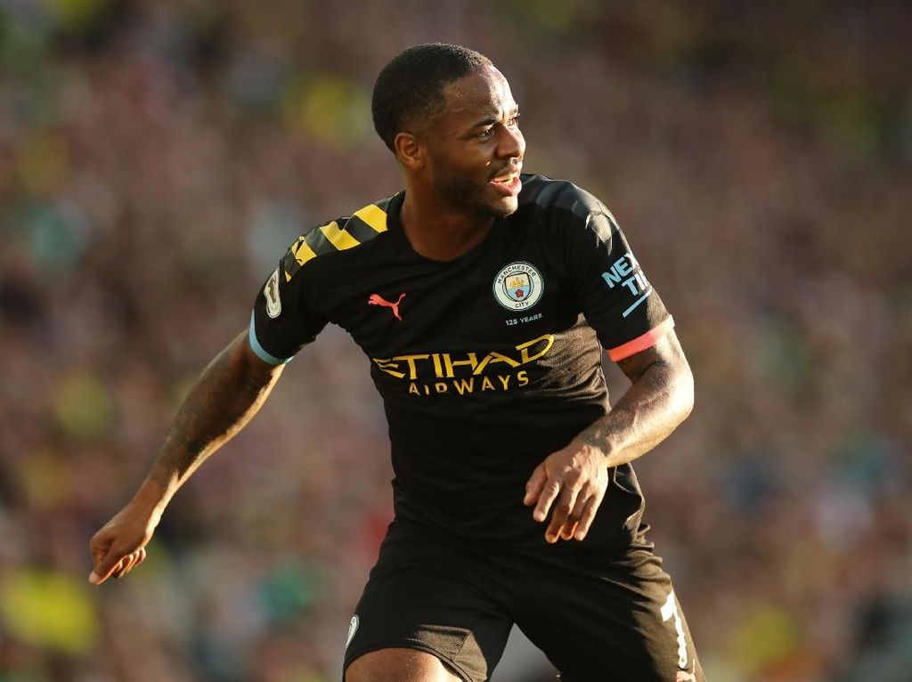 Sterling Butuh 15 Tahun Samai Ronaldo-Messi Sterling Butuh 15 Tahun Samai Ronaldo-Messi