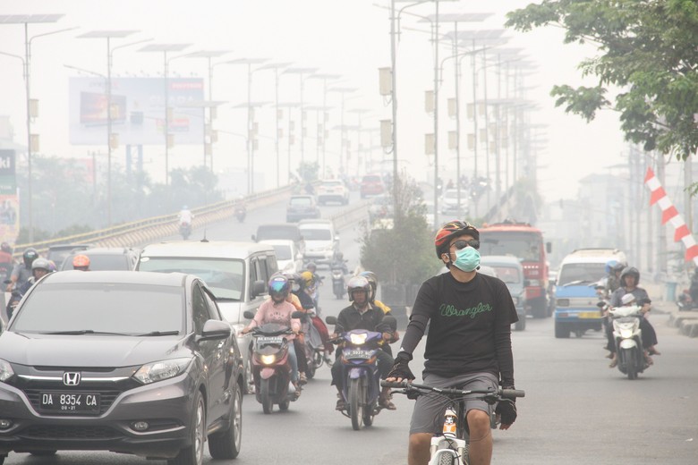 Hari Ke-10 Pemadaman Kebakaran Lahan Gambut di Riau