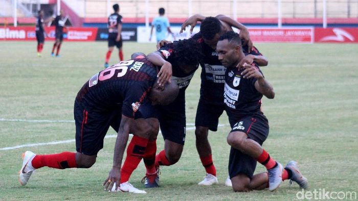 Persipura Vs Persib Tanpa Penonton