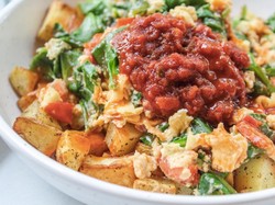 3 Langkah Mudah Bikin Orak-arik Telur Kentang Buat Sarapan