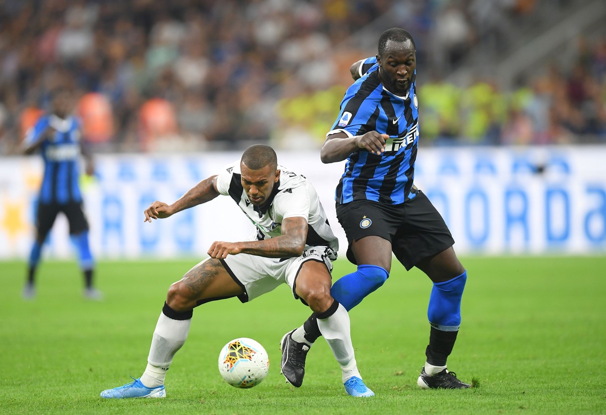 Inter Milan mendominasi permainan tapi hanya satu gol yang tercipta. (Foto: Daniele Mascolo / Reuters)