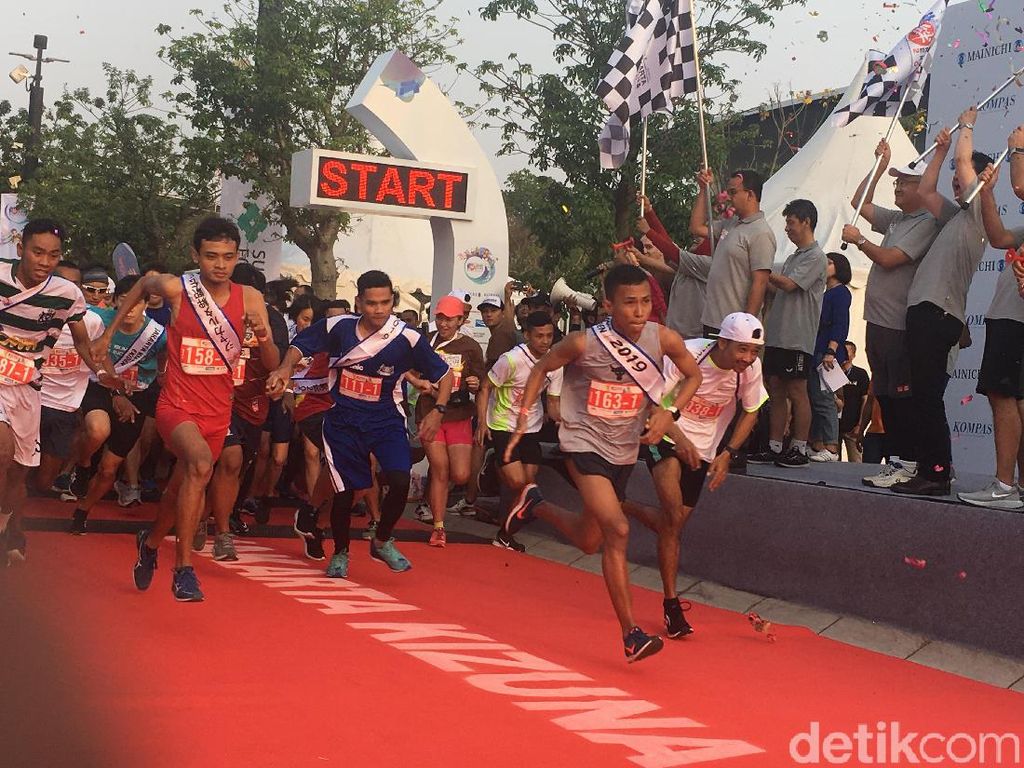 Lepas Lomba Jakarta Kizuna Ekiden, Anies Harap Hubungan RI-Jepang Kian Erat Lepas Lomba Jakarta Kizuna Ekiden, Anies Harap Hubungan RI-Jepang Kian Erat