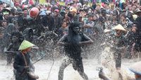 Melihat Keseruan Ritual Kebo-keboan Alasmalang