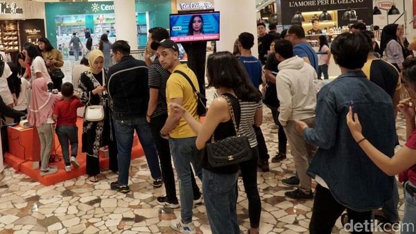 Potret Antrean demi Mendapatkan Special Invitation Wow Concert