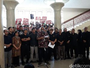 Tolak Revisi UU KPK, Sivitas UGM Kenang Pilih Jokowi karena Akal Sehat