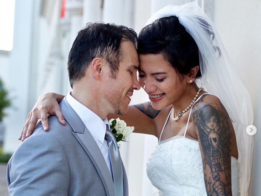 Nikah Beda Agama, Ini 7 Fakta Tiga Setia Gara yang Ngaku Disiksa Suami Nikah Beda Agama, Ini 7 Fakta Tiga Setia Gara yang Ngaku Disiksa Suami