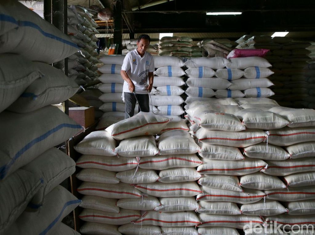 Punya Utang Rp 28 T, Bulog Turunkan Target Serapan Beras di 2020 Punya Utang Rp 28 T, Bulog Turunkan Target Serapan Beras di 2020