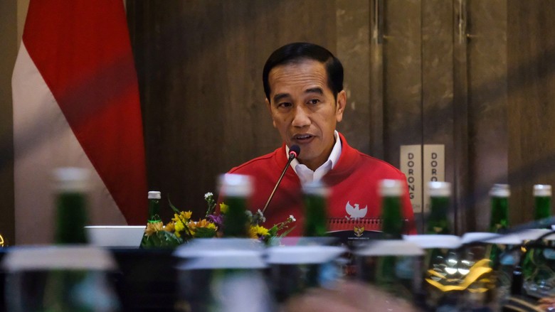 Jokowi Sentil Aparat Daerah Tak Optimal Tangani Karhutla