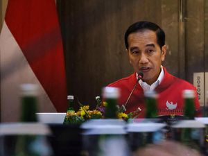 Jokowi Sentil Aparat Daerah Tak Optimal Tangani Karhutla Jokowi Sentil Aparat Daerah Tak Optimal Tangani Karhutla