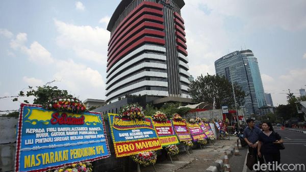 Karangan Bunga untuk Pimpinan KPK yang Baru