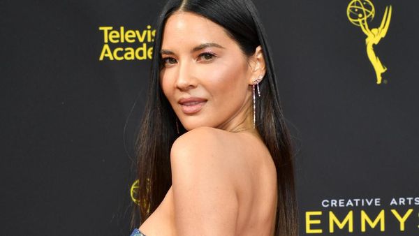 Olivia Munn, Penggemar Agnez Mo yang Kini Sedang Berbadan Dua