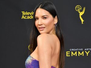 Olivia Munn, Penggemar Agnez Mo yang Kini Sedang Berbadan Dua Olivia Munn, Penggemar Agnez Mo yang Kini Sedang Berbadan Dua