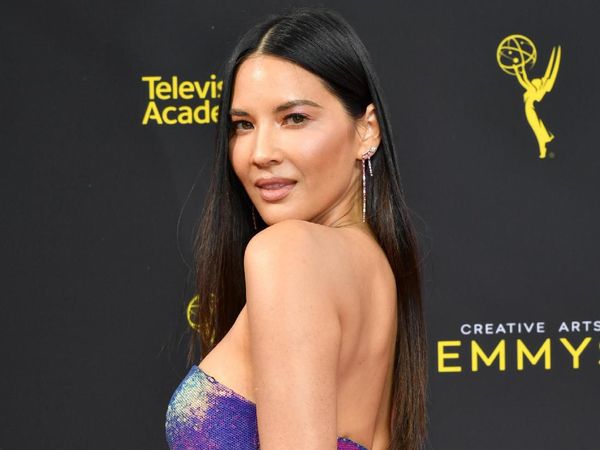 Olivia Munn, Penggemar Agnez Mo yang Kini Sedang Berbadan Dua