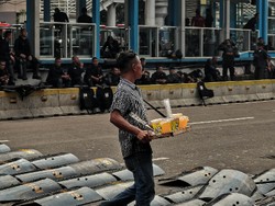 Membentuk keberanian di tengah2  konflik