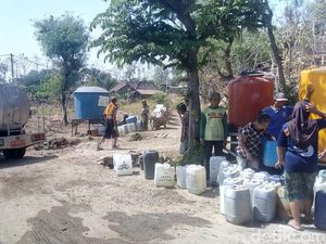 Tiap Pekan BPBD Ponorogo Kirim 70 Tangki Air ke Warga yang Kekeringan