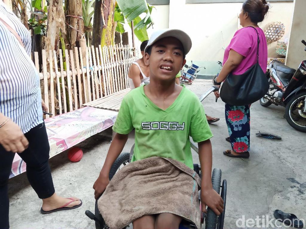 Menengok Keluarga Anak Berkebutuhan Khusus di Pusat Kota Bali Menengok Keluarga Anak Berkebutuhan Khusus di Pusat Kota Bali