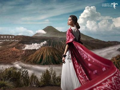 Liburannya Laras Sekar, Model Indonesia di Iklan Make Up Kim Kardashian
