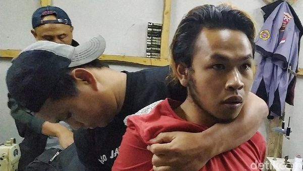 Ini Tampang Adul yang Tega Bunuh dan Bakar Nenek di Garut