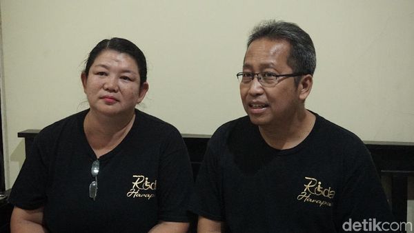 Pasutri Ini Pinjamkan Kursi Roda dan Inkubator Gratis untuk Kaum Tak Mampu