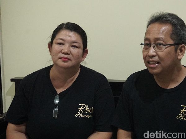 Pasutri Ini Pinjamkan Kursi Roda dan Inkubator Gratis untuk Kaum Tak Mampu
