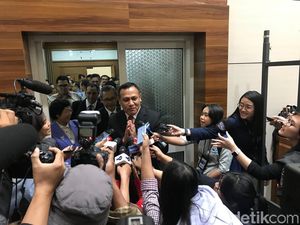 5 Komisioner Terpilih Hadiri Paripurna Pengesahan Pimpinan KPK di DPR 5 Komisioner Terpilih Hadiri Paripurna Pengesahan Pimpinan KPK di DPR