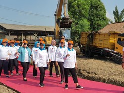 Canangkan Gerakan Indonesia Bersih, Iriana Singgung Sampah di Kali Bahagia