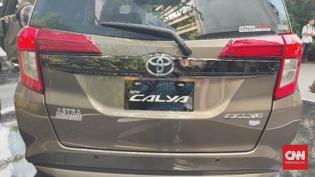 PT Toyota-Astra Motor (TAM) meluncurkan desain baru Calya di Jakarta, Senin (16/9).