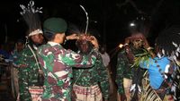 Syukuran Adat Tiga Putra Suku Kanum Jadi Prajurit TNI