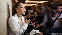 BCL Tak Ingin Komentari Larangan Selfie di Makam BJ Habibie