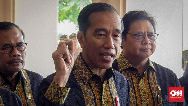 Berulangkali berjanji menguatkan KPK, Presiden Jokowi tetap menyetujui revisi UU tersebut.