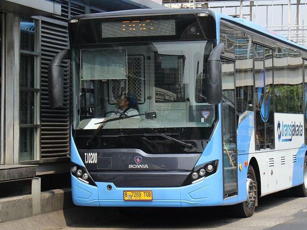 Naik Bus Sambil Kulineran Asyik Gaya Kekinian di Seputar Halte Naik Bus Sambil Kulineran Asyik Gaya Kekinian di Seputar Halte