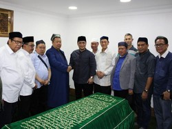 Kisah Bung Karno Ziarah ke Makam Imam Bukhari di Uzbekistan
