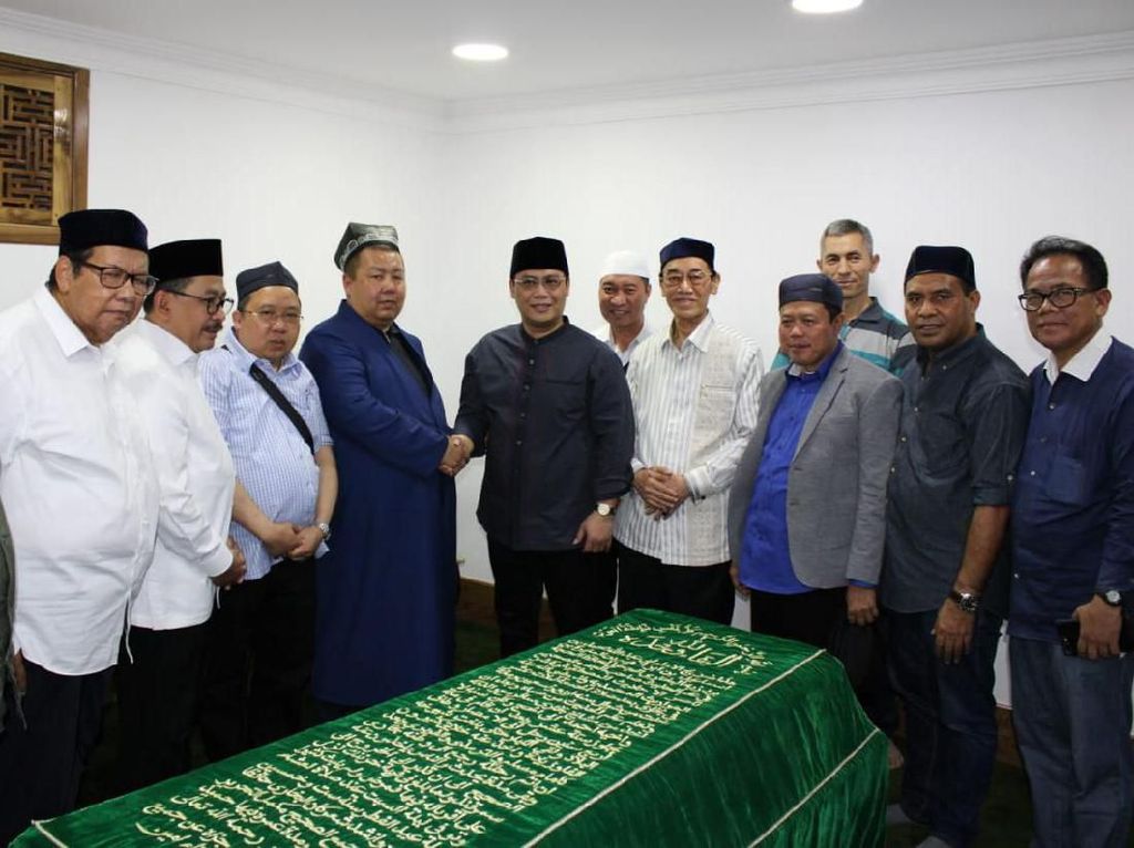 Kisah Bung Karno Ziarah ke Makam Imam Bukhari di Uzbekistan Kisah Bung Karno Ziarah ke Makam Imam Bukhari di Uzbekistan