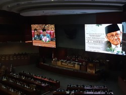 Pimpin Paripurna DPR, Fahri Ajak Anggota Dewan Doakan BJ Habibie