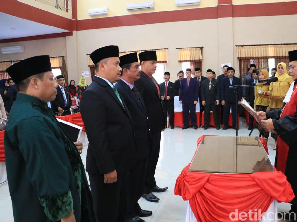 PDIP-Golkar-PKB Resmi Nakhodai DPRD Pangandaran PDIP-Golkar-PKB Resmi Nakhodai DPRD Pangandaran
