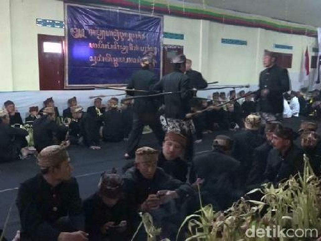 Mengenal Perayaan Karo dari Suku Tengger Probolinggo Mengenal Perayaan Karo dari Suku Tengger Probolinggo